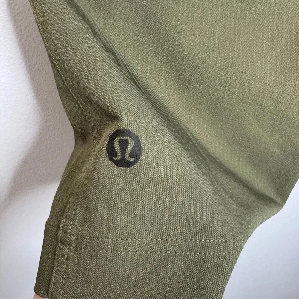 Lululemon Men's Olive Commuter Shorts - Picture 6 of 9